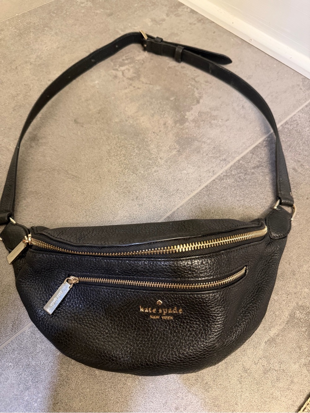 kate spade AUTHENTIC LEILA Black Pebbled Leather Belt Bag\Fanny pack